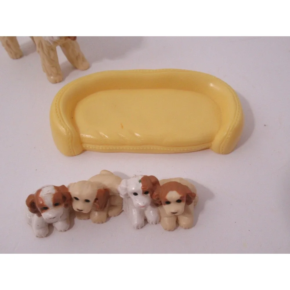 Fisher Price Loving Family Dollhouse Pets Dog Cocker Spaniel Mom Puppies bed lot